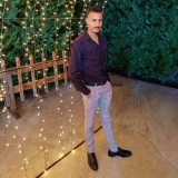 user-img